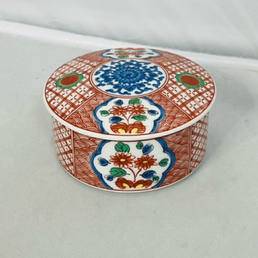 Vintage Japanese Floral Takahashi Round Porcelain Trinket Box Japan Red Blue Exc